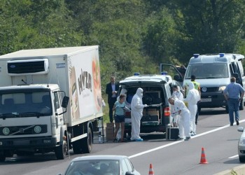 Δεκάδες μετανάστες βρέθηκαν νεκροί σε φορτηγό στην Αυστρία