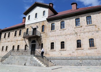 Αναπαλαιώθηκε το αρχοντικό κονάκι της Χάρσερας, στην Αργυρούπολη του Πόντου (φωτο-βίντεο)