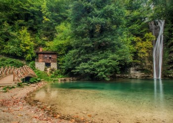 Βουτιά στους καταρράκτες του Ερφελέκ στη Σινώπη (φωτο)