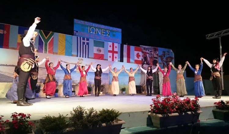 Χορεύοντας στο Αίγιο, ο «Φάρος» έκανε γνωστό τον Πόντο στα πέρατα του κόσμου! (φωτο)