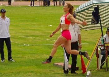 Η Σοφία Υφαντίδου στα παιδιά της Ευξείνου Λέσχης Βέροιας