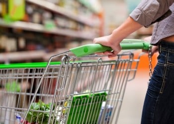 Έρευνα της ΕΣΕΕ για το καλάθι της νοικοκυράς