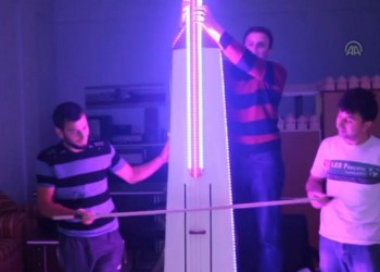 Γιγαντιαία λύρα με καταγωγή από την Τραπεζούντα (βίντεο-φωτο)