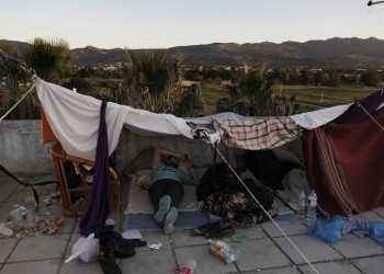 Στο δημοτικό στάδιο της Κω, 2.000 μετανάστες στη σκιά μιας μεγάλης κρίσης (φωτο-βίντεο) - Media Gallery