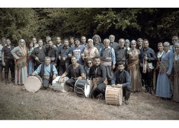 Στα γυρίσματα ενός βίντεο για τον Κοτζά Αναστάς με τη συμμετοχή Ποντίων καλλιτεχνών (φωτο)