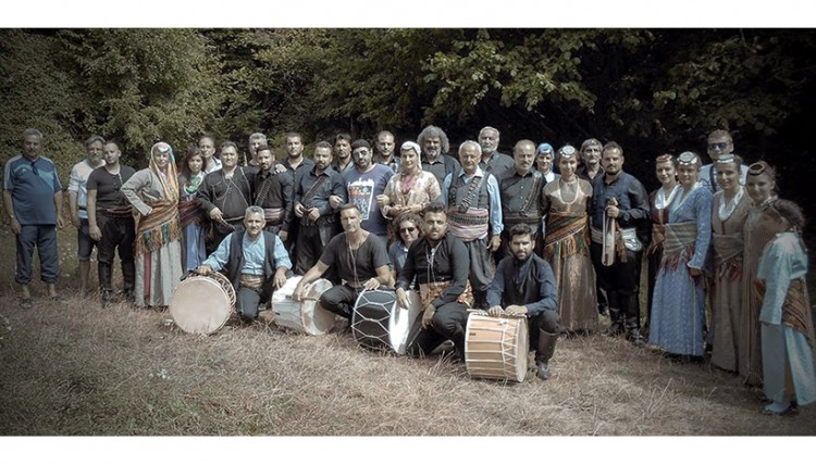 Στα γυρίσματα ενός βίντεο για τον Κοτζά Αναστάς με τη συμμετοχή Ποντίων καλλιτεχνών (φωτο)