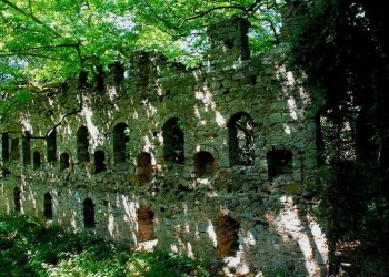 Πατριαρχική Θεία Λειτουργία στα ερείπια της Μονής Φανερωμένης στην Κύζικο