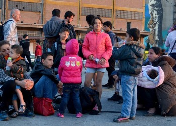 Στον Πειραιά αιτούντες άσυλο από τη Μυτιλήνη και τη Σάμο