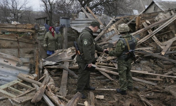 В очередной раз обстреляны поселки под Мариуполем