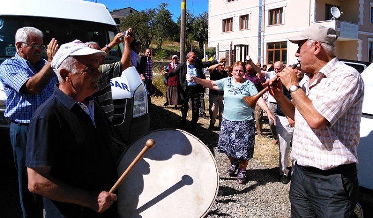 Αποστολή: Στο χωριό Ισπαχή του Πόντου, θερμή υποδοχή με ποντιακούς σκοπούς (φωτο-βίντεο)