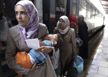 2.500 νέοι πρόσφυγες καταφθάνουν εντός ωρών στο λιμάνι του Πειραιά