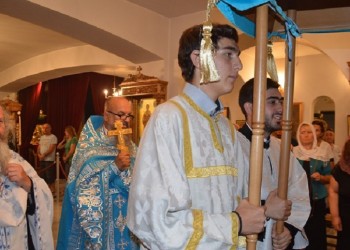 В церкви Панагия Сумела Ахарнэ отпраздновали День Успения Богородицы (фото)