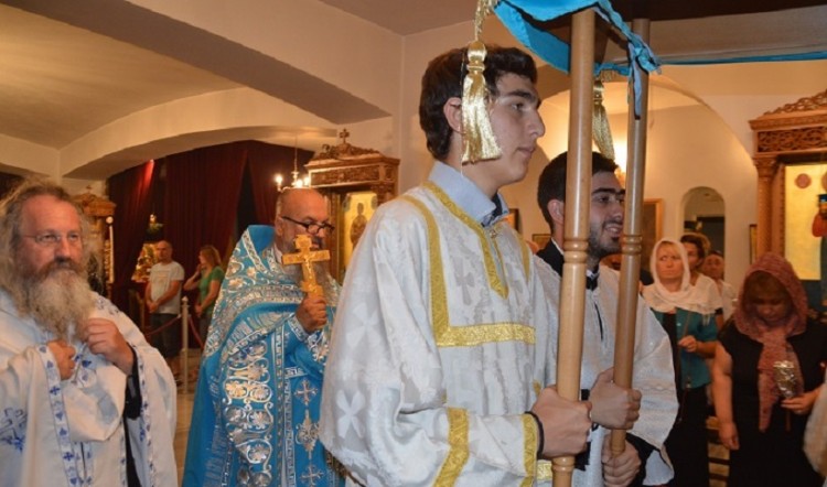 В церкви Панагия Сумела Ахарнэ отпраздновали День Успения Богородицы (фото)