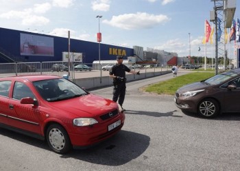 Δύο νεκροί και ένας τραυματίας από επίθεση σε IKEA της Σουηδίας