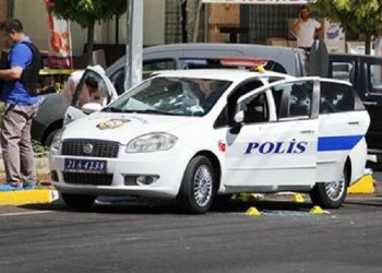 Δύο αστυνομικοί νεκροί και τρεις τραυματίες στο Ντιγιαρμπακίρ και τη Σιλόπη