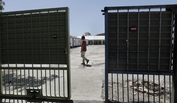 Από το Πεδίον του Άρεως στον Βοτανικό οι πρόσφυγες