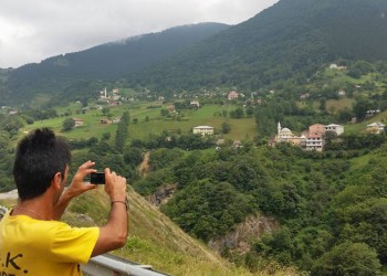 Ο Πόντιος αθλητής κατασυγκινημένος έφτασε μέχρι το σπίτι των προγόνων του (βίντεο)