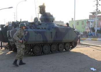 Tα τανκ στους δρόμους του Ντιγιάρμπακιρ (βίντεο-φωτο)