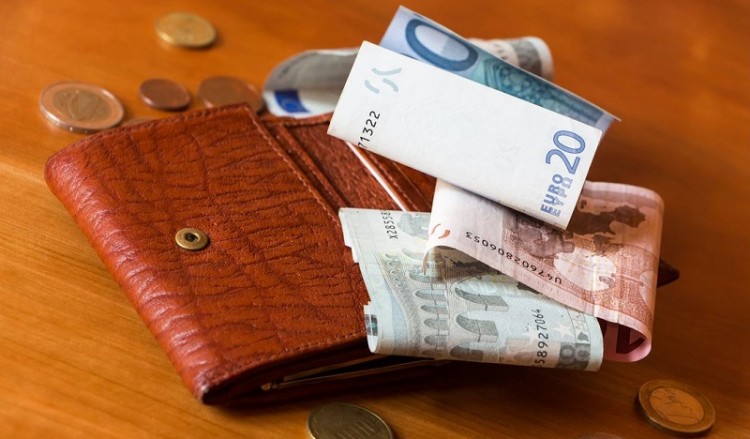 Σε δύο δόσεις η αυξημένη εισφορά αλληλεγγύης