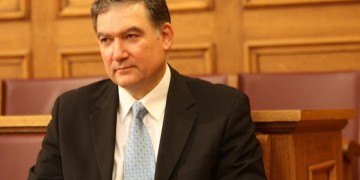 Βόμβα για την ΕΛΣΤΑΤ και τον πρώην πρόεδρό της