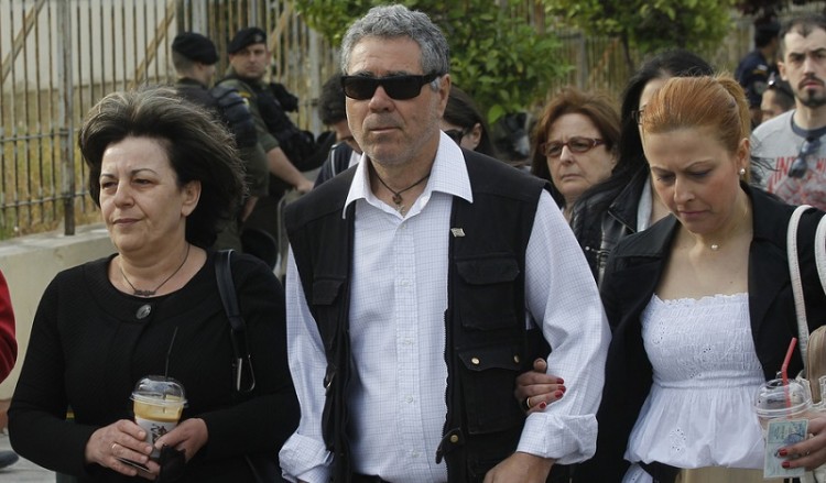Καταθέτει ο πατέρας του Παύλου Φύσσα, πρώτος μάρτυρας στη δίκη της Χρυσής Αυγής