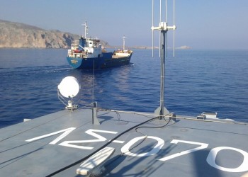 Βαρύ πολεμικό υλικό στα κοντέινερ του πλοίου που εντοπίστηκε στην Κρήτη