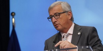 Der Spiegel: Ο Γιούνκερ «μαγείρεψε» τα στοιχεία του προσφυγικού υπέρ της Τουρκίας