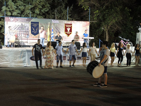 Η παράδοση πρωταγωνίστησε στο χορό της  Ένωσης Ποντίων Μενεμένης