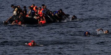 Το νέο πρόσωπο της φρίκης: 4χρονη πρόσφυγας ξεβράστηκε στο Τσεσμέ