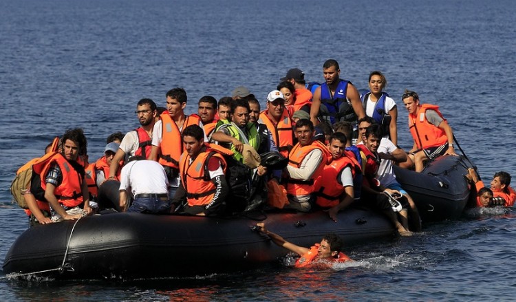 Νεκροί από ανατροπή λέμβου με μετανάστες στο Φαρμακονήσι