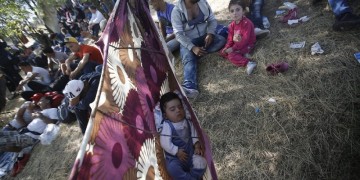 Μέσω Αδριανούπολης χιλιάδες πρόσφυγες επιχειρούν να βγουν προς την Ευρώπη (βίντεο-φωτο)