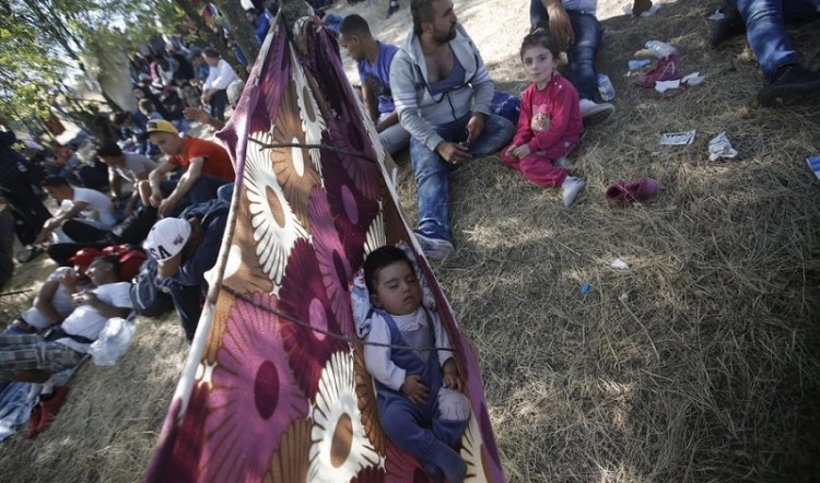 Μέσω Αδριανούπολης χιλιάδες πρόσφυγες επιχειρούν να βγουν προς την Ευρώπη (βίντεο-φωτο)