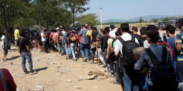 Προσφυγικό: δύο στρατόπεδα φιλοξενίας σε Σχιστό και Σίνδο