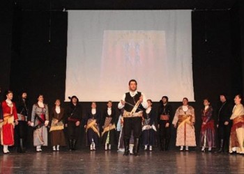 Μαθήματα ποντιακής λύρας στο Σύλλογο Ποντίων Χορευτών Ξάνθης «Τραντέλλενες»