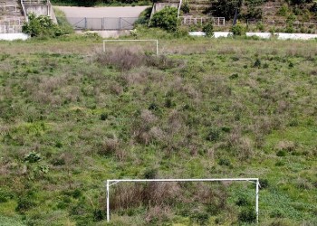 Οπαδοί στην Τσεχία δίνουν ζωή σε ερειπωμένο γήπεδο (βίντεο)