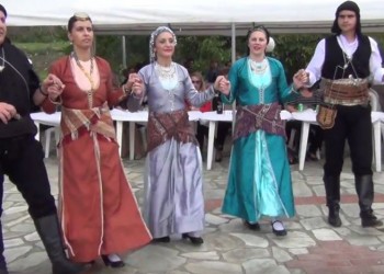 Το γλέντησαν αλά ποντιακά στη Γιορτή Κρασιού Βοΐου Κοζάνης (βίντεο)