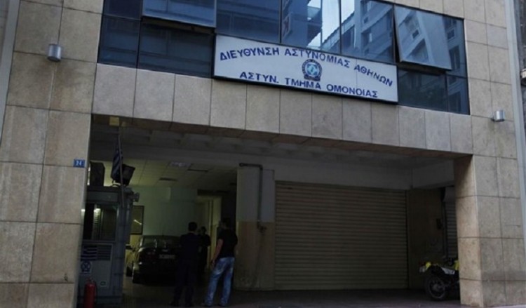 Κλείνουν τα μισά αστυνομικά τμήματα της Αττικής