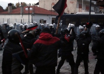 Επεισόδια στην πορεία κατά του φράχτη στον Έβρο