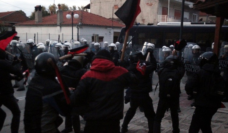 Επεισόδια στην πορεία κατά του φράχτη στον Έβρο
