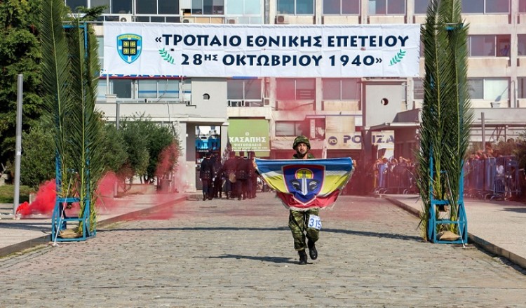 Θεσσαλονίκη: Επετειακή πορεία από στελέχη των Ενόπλων Δυνάμεων