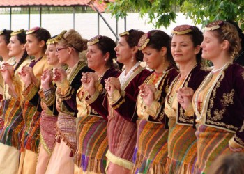 Ο Σύλλογος Ποντίων Εύβοιας «Οι Κομνηνοί» στα «Γαϊτανάκια του Ευρίπου» (βίντεο)