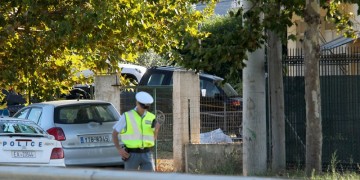 «Καθαρά» τα όπλα, κλεμμένα τα οχήματα στο κρησφύγετο του Μαραθώνα