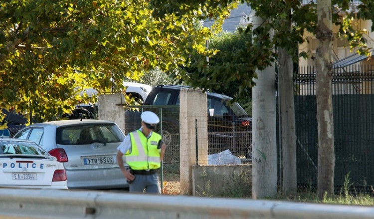 «Καθαρά» τα όπλα, κλεμμένα τα οχήματα στο κρησφύγετο του Μαραθώνα