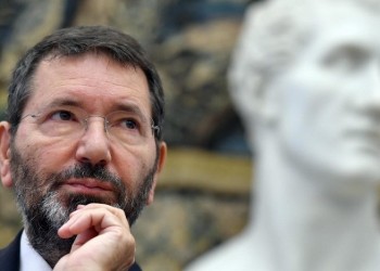 Ο δήμαρχος της Ρώμης δεν αφήνει εύκολα την καρέκλα