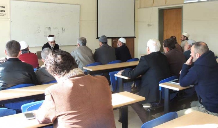 Μαζί στα θρανία χριστιανοί θεολόγοι και μουσουλμάνοι ιεροδιδάσκαλοι στη Θράκη