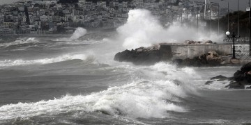 Σορός άνδρα εντοπίστηκε στον Φλοίσβο