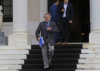Για το ασφαλιστικό ενημερώνει τη Δευτέρα ΠτΔ και πολιτικούς αρχηγούς ο Κατρούγκαλος