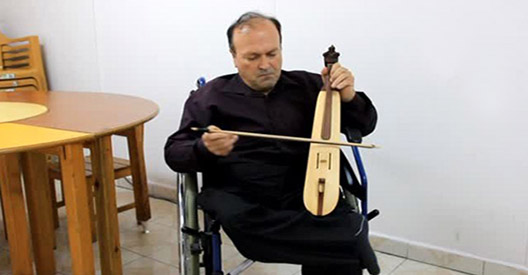 Η λύρα του Πόντου «γιατρεύει» και παράλυτους