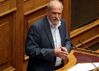Βαριές κουβέντες μεταξύ Κουτσούκου και Μαντά στη Βουλή
