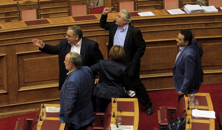Ένταση στην Ολομέλεια της Βουλής